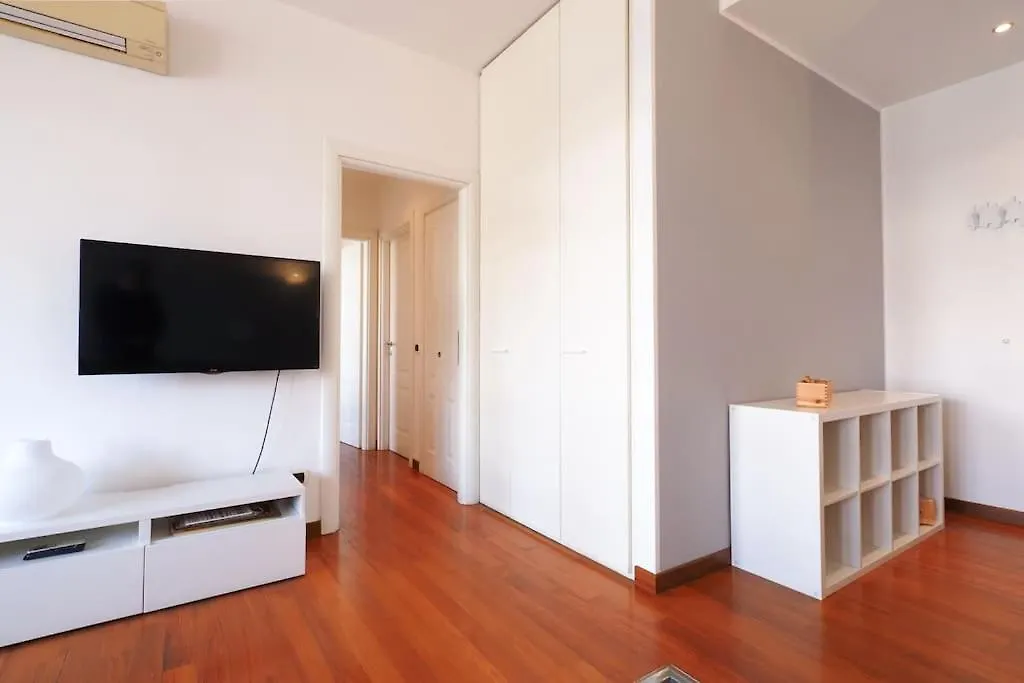 Apartment Ampio Bilocale City Life - Mirable Pm Milan Italy